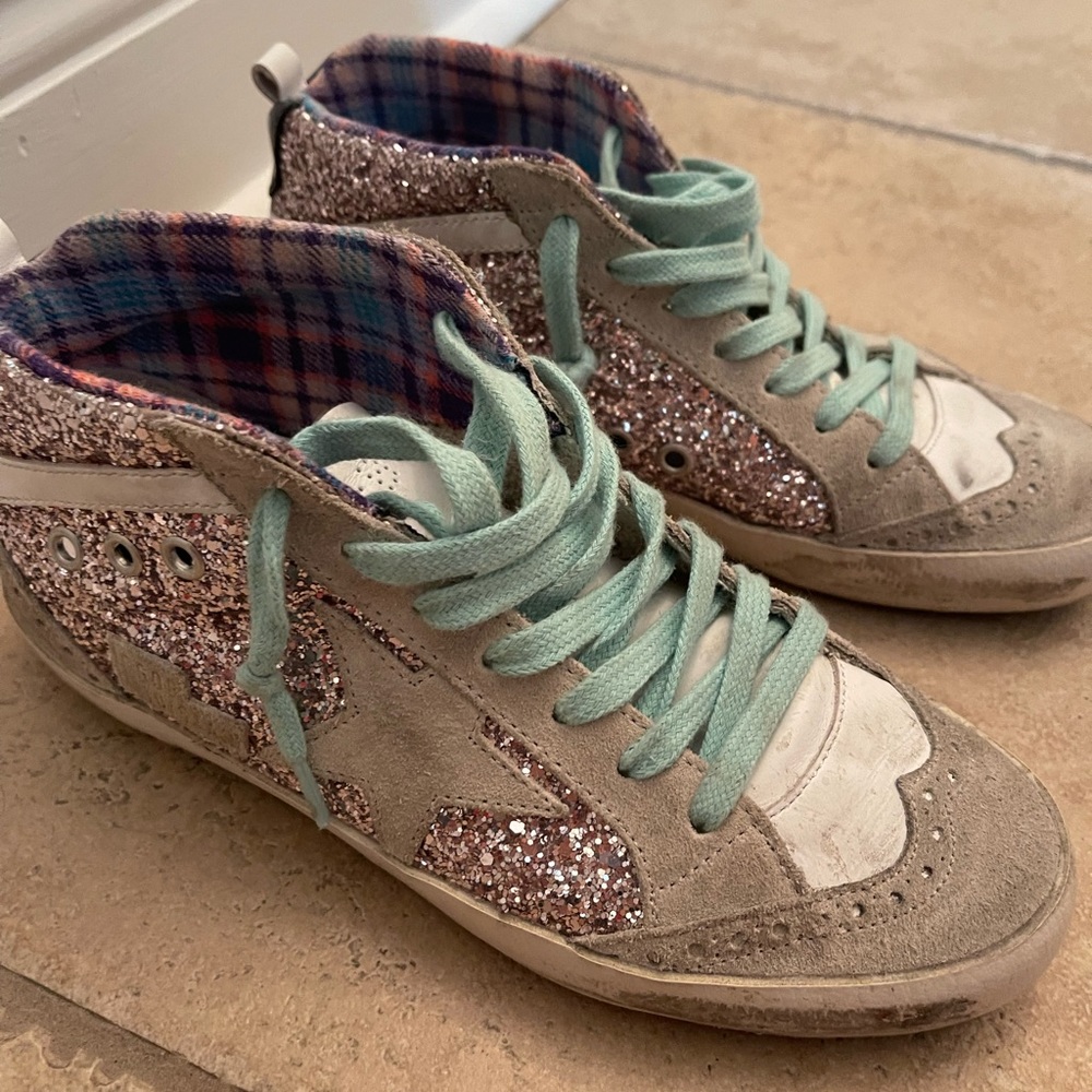 Gently worn size 36 golden goose mid stars! Selling for $600 plus shipping !